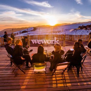 Алкоголь, оргии и самолет с несколькими спальнями