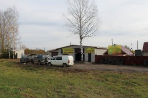 Автосервис вместо грядок: в Кирове в садоводческом товариществе организовали станцию по техобслуживанию автомобилей