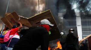 Беспорядки в Эквадоре привели к остановке медного рудника в стране.