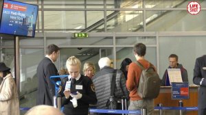 URA: Навального уличили во вранье подписчикам в соцсетях (Навального заметили в московском аэропорту, вылетающим в Нью-Йорк)