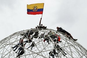 Оппозиция Эквадора изучает варианты импичмента правительства