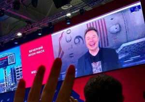 Илон Маск пообещал изучить разработку краснодарского инженера. Тот внедрил свою систему на базе Linux в электрокар Tesla