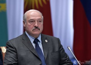 Лукашенко заявил, что ситуация вблизи границ Белоруссии накаляется