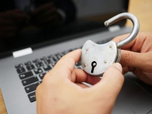 Россиян лишат права на тайну переписки