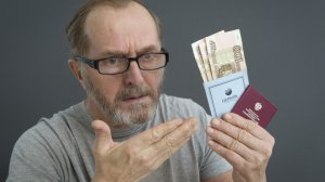 "Вымрет 30 миллионов - они не вписались в рынок": Хазин ответил словами Гайдара и Чубайса на сравнение пенсий во Франции и России
