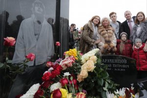 В день 75-летия Николая Караченцова ему открыли памятник