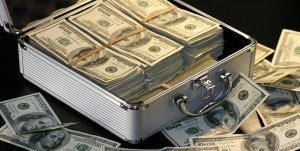 Россия ввела мораторий на финансирование Беларуси, власти активизировали переговоры с западными кредиторами.