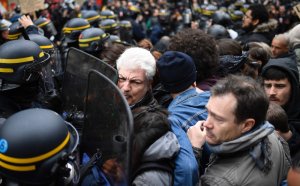Макрон полон решимости провести пенсионную реформу