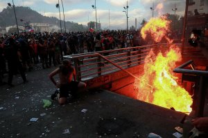 Зачем рука Москвы разрушила метро в Сантьяго