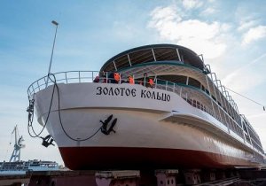 [... - хорошо забытое старое] СЗ "Лотос" спустил на воду колесный речной теплоход "Золотое кольцо"