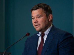 Начальник СБУ в драке выбил зуб главе офиса президента Украины  (Об этом сообщают украинские СМИ)
