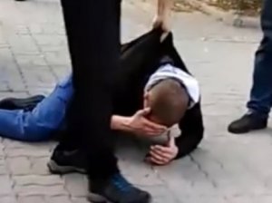 В Ростове толпа избила псевдотеррориста. Он закинул в автобус пакет с криками «Аллаху Акбар»