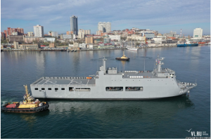 Корабль-док "Моаттама" ВМС Мьянмы впервые прибыл во Владивосток