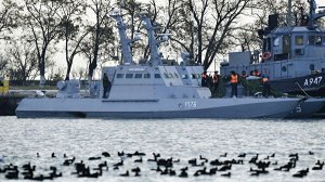 Украина потребовала вернуть задержанные в Керченском проливе корабли
