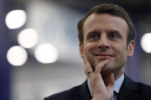 Макрон назвал три сценария развития России