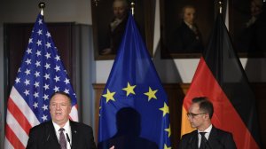 Помпео: США обеспокоены коррупцией в Украине