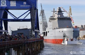Россия "сжимает арктический кулак", считает датский журналист