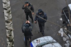 В Москве задержали полицейских, которые организовывали подставные свидания с наркотиками