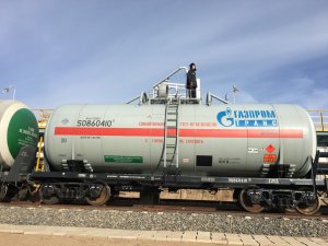 ООО «Газпром экспорт» поставило первую партию СУГ по железной дороге из России в Китай