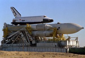 В этот день в 1988 году состоялся первый полет уникальной космической системы: ракета-носитель «Энергия» вывела на орбиту многоразовый корабль «Буран»