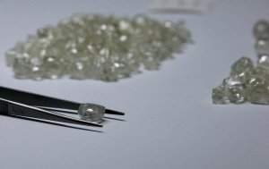 Россия пытается добиться легализации африканских "кровавых алмазов"