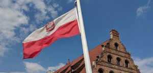 Чего добивается Польша своим отказом продлевать контракт с "Газпромом"