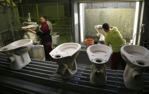 В США создали идеально скользкое покрытие для унитазов