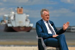 Польша откажется от контракта с «Газпромом»: почему за это будет платить Украина