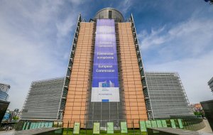 Источник: Еврокомиссия рекомендовала Украине закупать газ из России напрямую