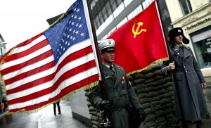 Американский историк: через 30 лет после падения Берлинской стены стало ясно — победителем из холодной войны не вышел никто