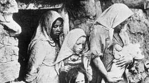 «Геноцид украинского народа». В Одессе «голодомор» проиллюстрировали фотографиями голода в Поволжье