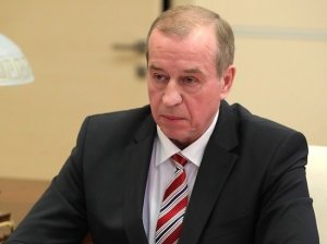 Губернатор Левченко не видит смысла в повышении зарплаты бюджетникам: он раскритиковал майские указы Путина и уличил федеральный центр в бессистемности