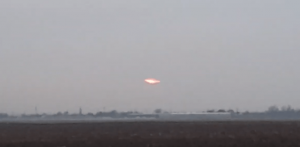 Огненный летающий объект сняли на видео жители станицы на Кубани