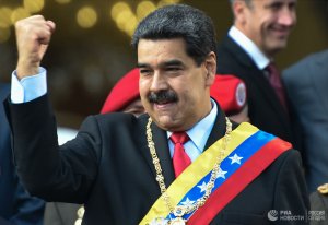 Мадуро мобилизовал армию, заявив о провокациях Колумбии и США