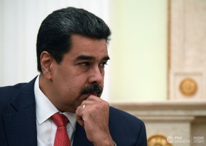 Президент Венесуэлы Николас Мадуро наградил российского посла орденом Франсиско Миранды
