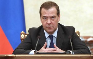 Медведев: Россия думает о европейцах и не может прекратить поставки газа через Украину