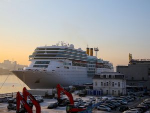 Романтичное закрытие сезона. Последний в году лайнер посетил Владивосток