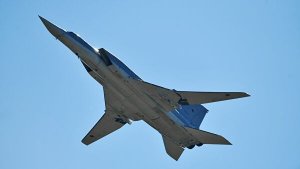 Ракетоносец Ту-22 аварийно сел под Астраханью после отказа двигателя