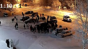 Во время массовой драки в Апатитах (Мурманская область, Россия) подростки избили полицейских [видео]