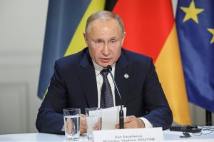 Bloomberg (США): в 2019 году Путин не смог вернуть любовь России. В этом году российский лидер усилил свое влияние за рубежом, но утратил его дома