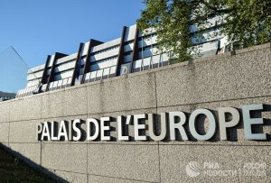 Delfi: ЕСПЧ признал законным выдворение российских журналистов из Литвы