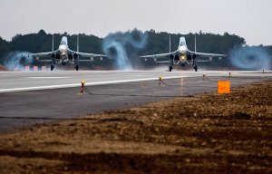 Лукашенко предложил разместить военные самолеты РФ под Минском и Витебском