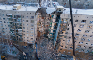 "Скажите хоть что-то": власти засекретили дело о взрыве многоэтажки в Магнитогорске, местные жители не верят в "чушь" о газе