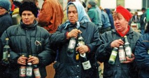 Три пенсионерки тайно запустили заброшенный ликеро-водочный завод на Урале и заработали свыше 25 миллионов рублей