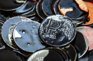 Откуда у рубля столько силы перед нефтью