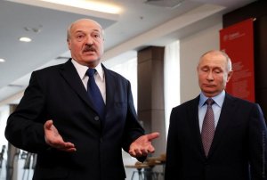 (tut.by) Лукашенко после разговора с Путиным потребовал начинать поставку «альтернативной» нефти