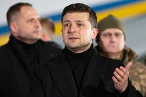 [«Масштабное Никто»] Украинский журналист назвал Зеленского отрыжкой советской эпохи: упакован в стройную водолазку, имеет поставленную дикцию и навыки читки с суфлера, однако это ожидаемо и дешево