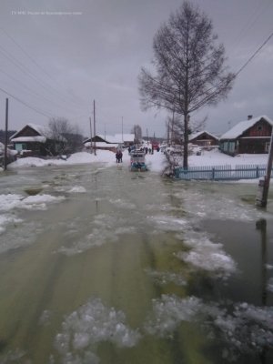 В Сибири из-за аномального тепла началось наводнение