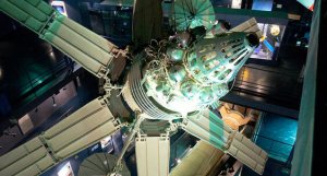 Советский спутник связи "Молния 2-17", запущенный в 1977 году, сошел с орбиты и сгорел в атмосфере над Индийским океаном