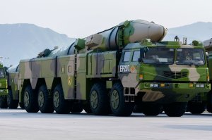 СМИ: Китай разрабатывает аэробаллистическую версию ракеты DF-21